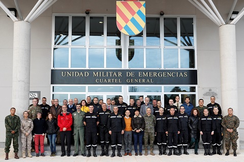 Todos los integrantes del IV Curso de Gestión de Emergencias posaron para la foto de familia