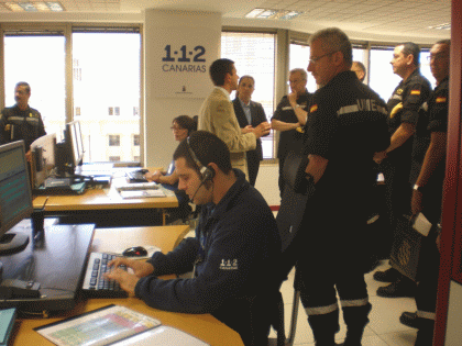 El Jefe de la UME realiza su primera visita al CECOES 112 en Tenerife.