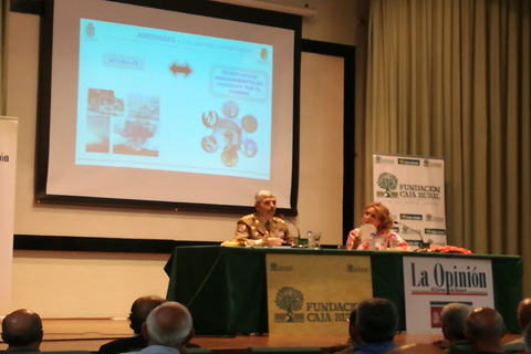 El teniente general Miguel Alca&ntilde;iz Comas, jefe de la Unidad Militar de Emergencias, ofreci&oacute; una conferencia en el Club La Opini&oacute;n-El Correo de Zamora donde habl&oacute; de La UME como herramienta del Estado para la gesti&oacute;n de crisis, sus medios y capacidades.