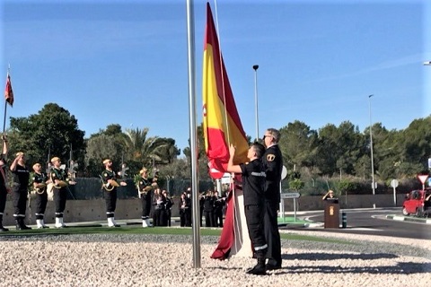 Acto de izado de la Ense&ntilde;a Nacional en la &ldquo;Rotonda de Acceso Este Bigastro&rdquo;