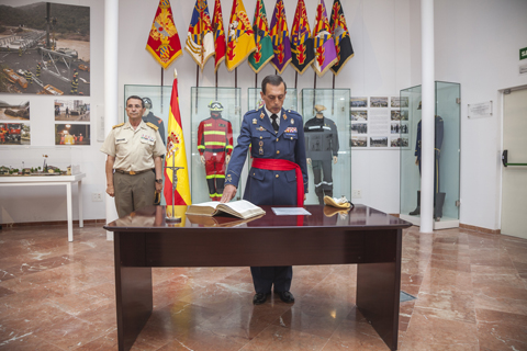 El general de divisi&oacute;n del Ej&eacute;rcito del Aire Francisco Molina Mi&ntilde;ana ha tomado posesi&oacute;n esta ma&ntilde;ana de su nuevo cargo como segundo jefe de la Unidad Militar de Emergencias