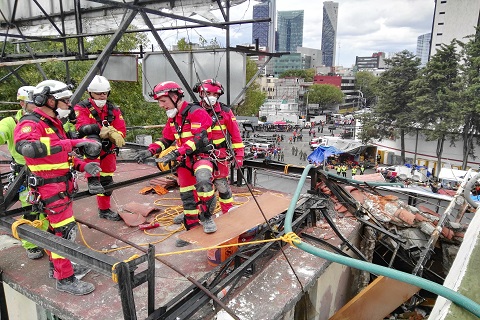 Equipo de B&uacute;squeda y rescate Urbano de la UME (SPUSAR02 en su denominaci&oacute;n internacional como equipo certificado por Naciones Unidas)