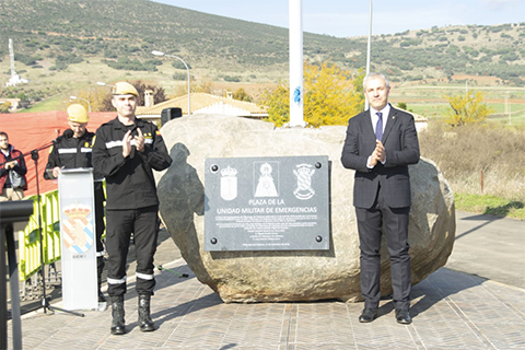 La placa conmemorativa est&aacute; colocada en una gran piedra de trece toneladas de peso, procedente del volc&aacute;n El Morr&oacute;n