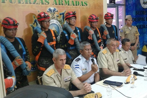 El responsable de la Escuela de Emergencias de la UME, coronel Antonio Puerto, y el jefe de Operaciones de la Unidad, teniente coronel Javier Calzado, han realizado diferentes actividades relacionadas con la cooperaci&oacute;n militar entre unidades especializadas en emergencias