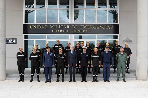 Visita del ministro de Defensa en funciones, Pedro Moren&eacute;s al cuartel genela de la UME