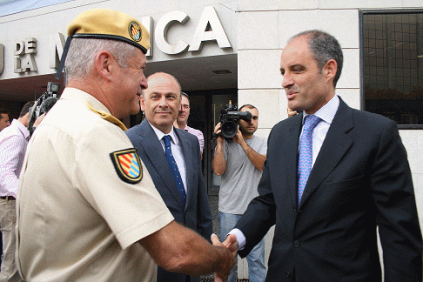 El presidente Camps recibe al general de divisi&oacute;n Rogelio Garc&iacute;a de D&iacute;os.