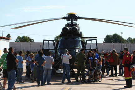 El VI Festival A&eacute;reo Ciudad de Valencia se compuso de dos actos: una jornada de puertas abiertas y una exhibici&oacute;n a&eacute;rea.