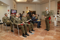 El recorrido ha comenzado con una presentación sobre las capacidades, medios e intervenciones de la UME en la Sala Histórica