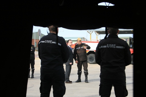 El director de la Agencia de Protecci&oacute;n Civil de la Junta de Castilla y Le&oacute;n con el teniente coronel jefe del BIEM V de la UME