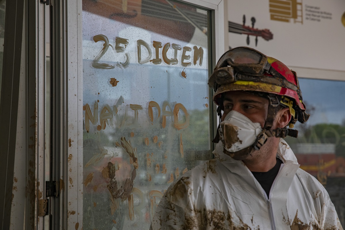 En el despliegue tras el paso de la DANA, la UME se depleg&oacute; desde el primer momento, llegando a disponer en zona a m&aacute;s de 2200 militares