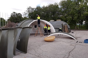 Montaje de las células de habitabilidad polivalente (CEHAPO) con capacidad de hasta 6 personas cada una