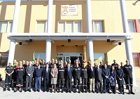 Foto de familia tras la finalización de la visita al BIEM II en la Base Aérea de Morón