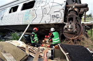 Durante el Curso de Rescate en Zonas Urbanas los alumnos han puesto en práctica técnicas de rescate urbano, como el apuntalamiento, entibación de galerías y zanjas y la extracción de vehículos.