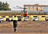 En el despliegue también participan dos helicópteros, un Cougar y un EC-135, del Batallón de Helicópteros de Emergencias del Ejército de Tierra.