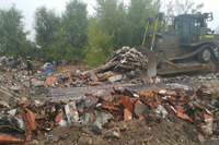 Para la adecuación de estas parcelas, la UME está colaborando con medios y personal de ingenieros