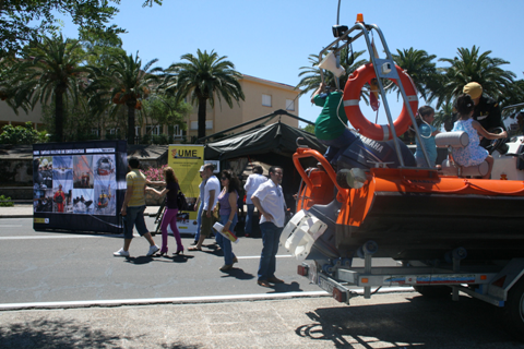 La exposici&oacute;n est&aacute;tica de material del BIEM II fue visitada por un elevado n&uacute;mero de pacenses.
