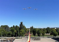 Desfile aéreo, en el que participaron aviones Canadair, seguidos por helicópteros EC-135, a continuación un desfile terrestre, que incluyó personal y vehículos de las diferentes unidades de la UME. También realizó un vuelo rasante la búho real de la UME Lume