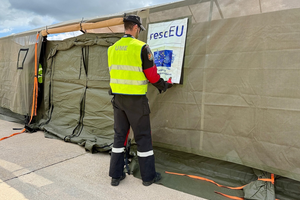 El objetivo central es validar la capacidad rescEU SHELTER, una infraestructura de alojamiento masivo con capacidad para 250 damnificados (CDAM 250)