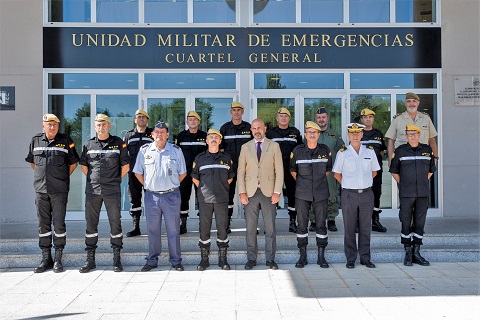 Foto de familia tras la llegada del subsecretario de Defensa