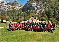 Foto de familia de los asistentes al acto tras su finalización