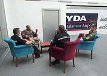 Reuniones iniciales con las autoridades locales y el coordinador jefe de operaciones en el área de Mugía, Mahmut Okdan,