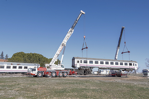 Formalización del contrato de cesión entre RENFE y la UME