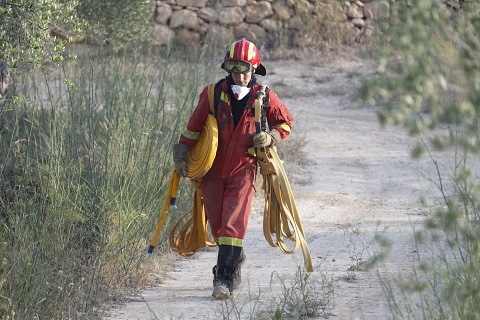 Tercera jornada de colaboración de la UME en el incendio forestal de Torre del Español