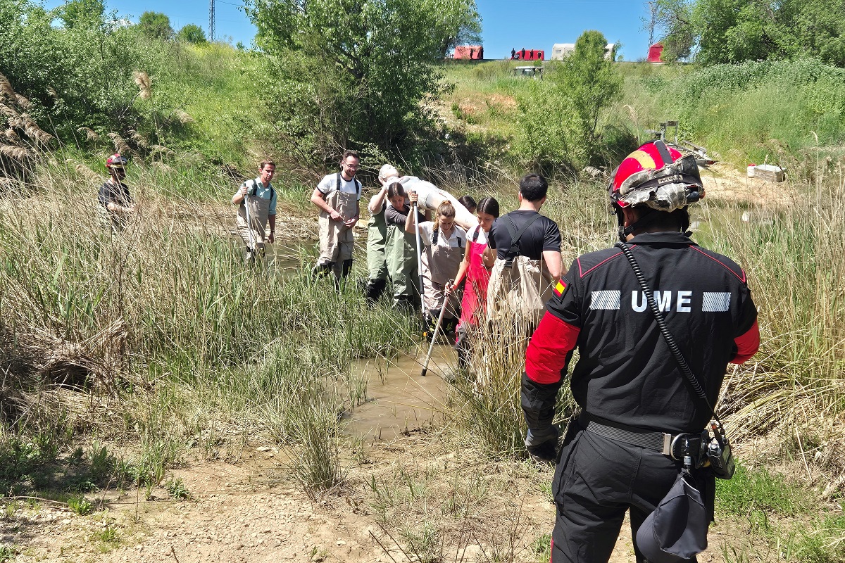 Los alumnos participaron en un ejercicio pr&aacute;ctico a cargo de personal del Primer Batall&oacute;n de Intervenci&oacute;n de la UME