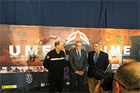 El delegado de Gobierno en Canarias,Juan Salvador León Ojeda y el consejero de Administraciones Públicas, Justicia y Seguridad, Julio Pérez Hernández junto al teniente general Jefe de la UME, Luis Manuel Martínez Meijide