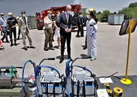 La comitiva realizó un recorrido por una exposición estática de material