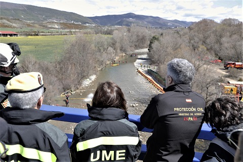Demostración específica de materiales y acciones en la capacidad de inundaciones