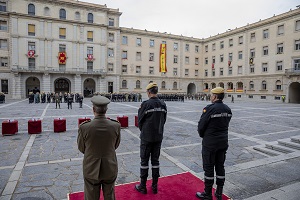 Durante su alocución, el director de la EMES, coronel Antonio Puerto Gómez, ha destacado que los alumnos están capacitados para ejercer las funciones propias de la UME