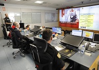 Stef Block en el Centro de Operaciones Conjunto de la UME, donde se le expuso una presentación sobre las principales capacidades de la UME