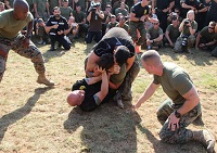 Las fuerzas se igualaron en el combate cuerpo a cuerpo, donde el equipo de la UME llegaba empatado con el equipo del LCE (Logistics Command Element) de los marines