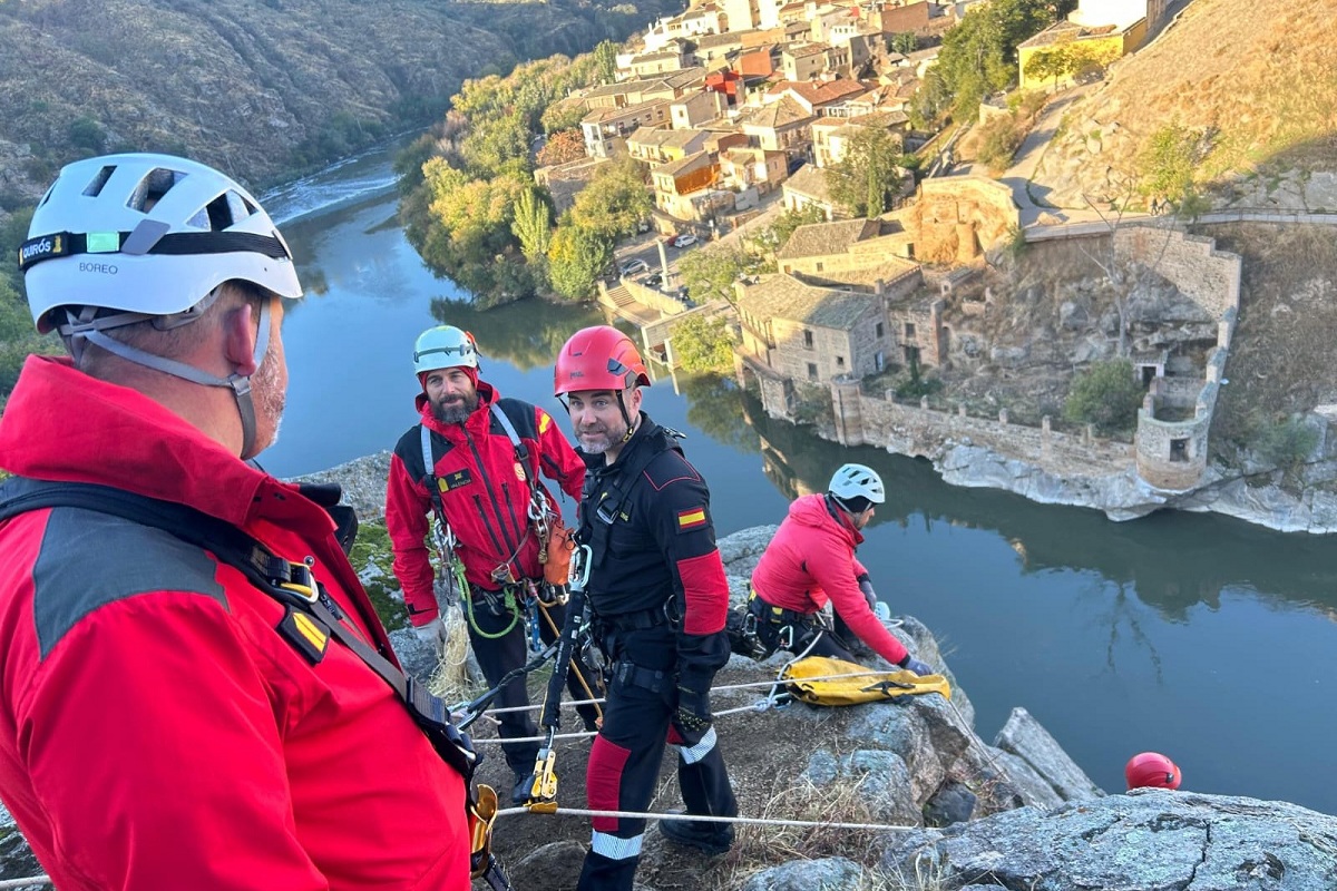 La formación de los alumnos representa un paso previo imprescindible para participar en operaciones reales de respuesta ante emergencias